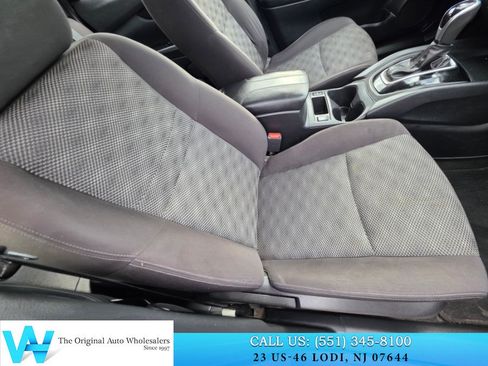 Used 2021 Nissan Rogue Sport SV AWD/4WD image 16