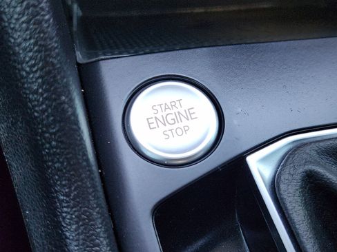 Used 2022 Volkswagen Taos SE w/ Driver Assistance Package image 21