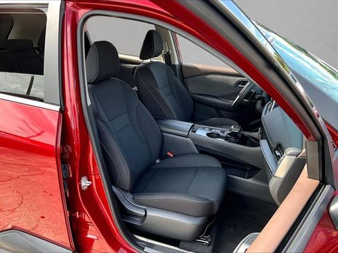 Used 2023 Nissan Rogue S FWD image 9
