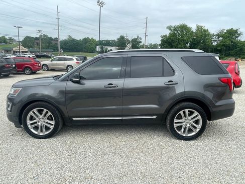 Used 2016 Ford Explorer XLT w/ Equipment Group 202A FWD image 2