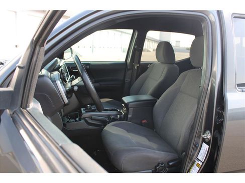 Used 2019 Toyota Tacoma TRD Off-Road image 7