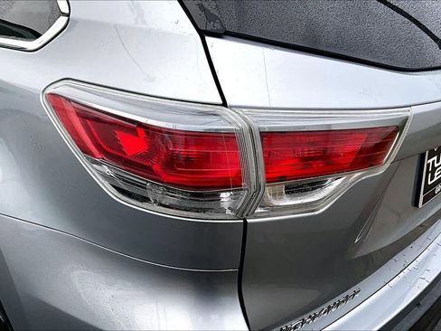 Used 2014 Toyota Highlander XLE image 28