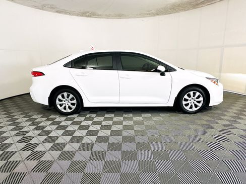 Certified 2025 Toyota Corolla LE FWD image 2