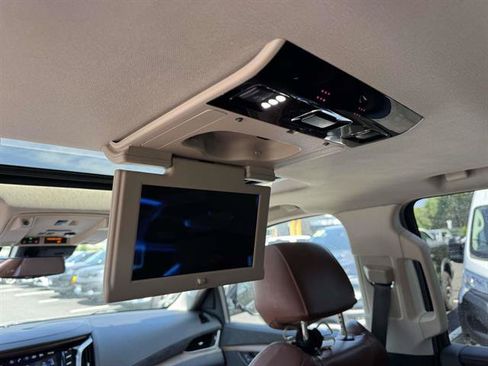 Used 2020 Cadillac Escalade Luxury AWD/4WD image 11