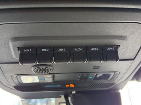 Used 2022 Ford Bronco Wildtrak image 17