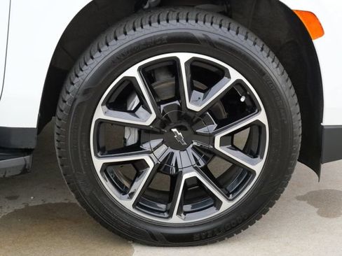Used 2023 Chevrolet Suburban RST w/ Sport Performance Package AWD/4WD image 8