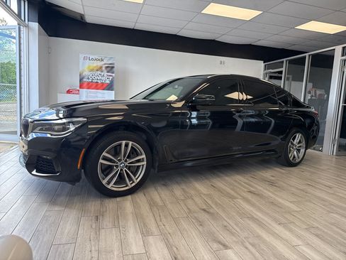Used 2016 BMW 750i xDrive AWD/4WD image 1