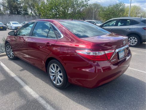 Used 2017 Toyota Camry XLE FWD image 4