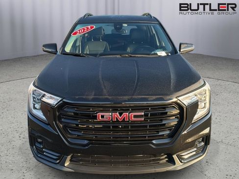 Used 2023 GMC Terrain SLT w/ Elevation Edition FWD image 9