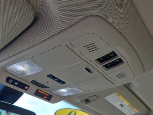 Used 2020 Buick Envision Essence w/ Experience Buick Package image 32