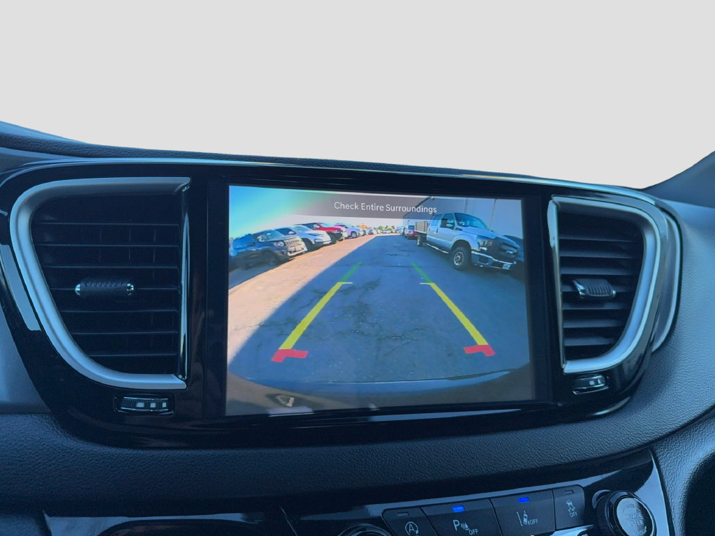 Used 2026 Chrysler Pacifica Select FWD image 19
