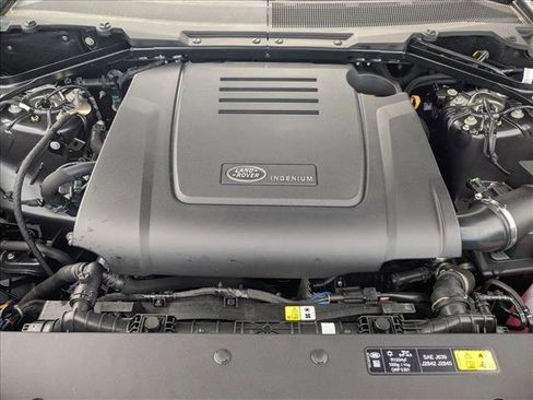 Used 2025 Land Rover Defender 110 S image 18