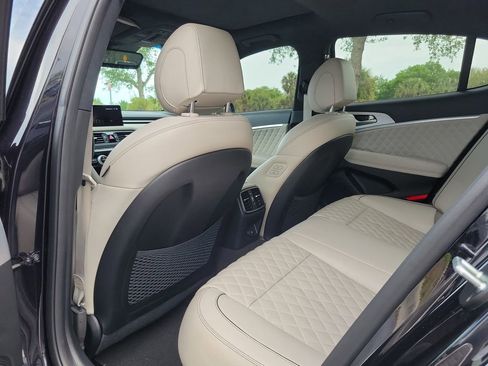 Used 2023 Genesis G70 3.3T w/ Sport Prestige Package RWD image 10