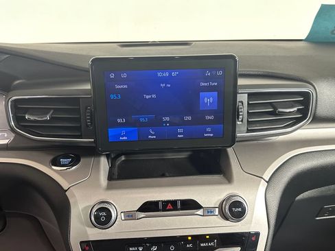 Used 2023 Ford Explorer XLT w/ Equipment Group 202A AWD/4WD image 21