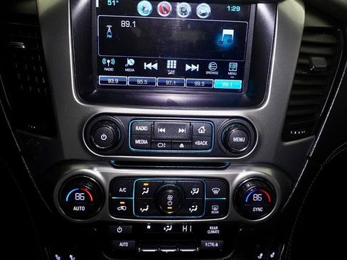 Used 2018 Chevrolet Suburban LT w/ Z71 Midnight Edition image 17