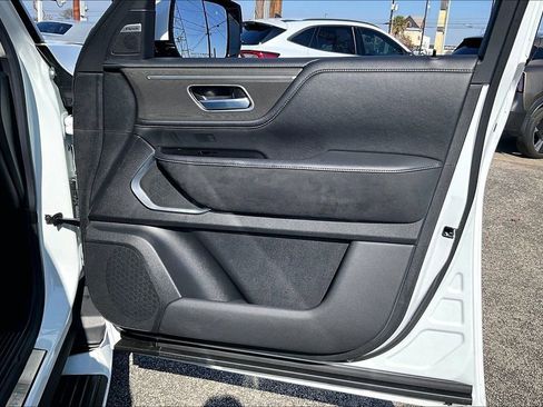 Certified 2025 INFINITI QX80 Luxe image 25