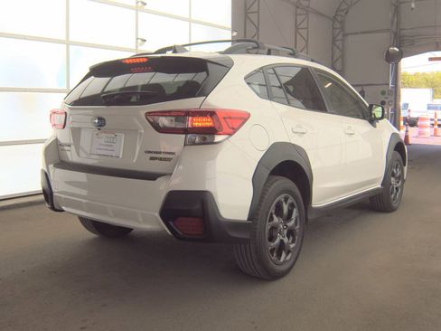 Used 2022 Subaru Crosstrek 2.5i Sport w/ Moonroof Package AWD/4WD image 4