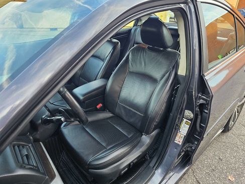 Used 2017 Subaru Legacy 3.6R Limited image 14