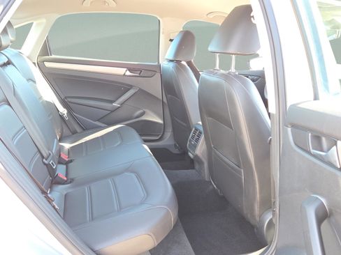 Used 2020 Volkswagen Passat 2.0T SE image 16