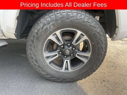 Used 2017 Toyota Tacoma TRD Sport w/ Tow Package (A/T) AWD/4WD image 3