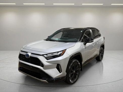 Used 2024 Toyota RAV4 XSE AWD/4WD image 16