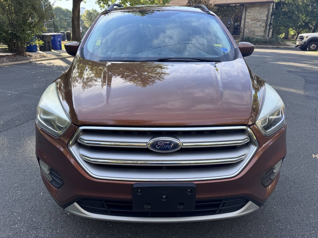 Used 2017 Ford Escape SE w/ Equipment Group 201A AWD/4WD image 2