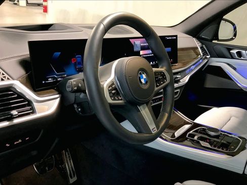 Certified 2024 BMW X5 xDrive40i w/ M Sport Package image 17