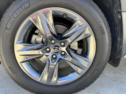 Used 2018 Toyota Highlander Limited Platinum image 4