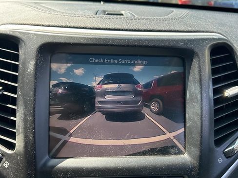 Used 2015 Jeep Cherokee Limited AWD/4WD image 13