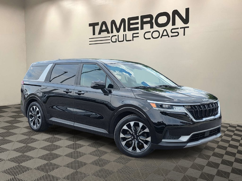 Used 2022 Kia Carnival EX FWD image 1
