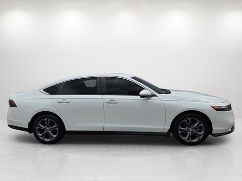 Used 2023 Honda Accord EX image 4