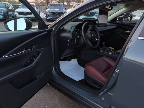 Certified 2025 MAZDA CX-30 AWD 2.5 S w/ Preferred Package image 12