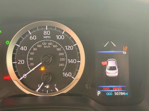 Used 2020 Toyota Corolla LE image 16