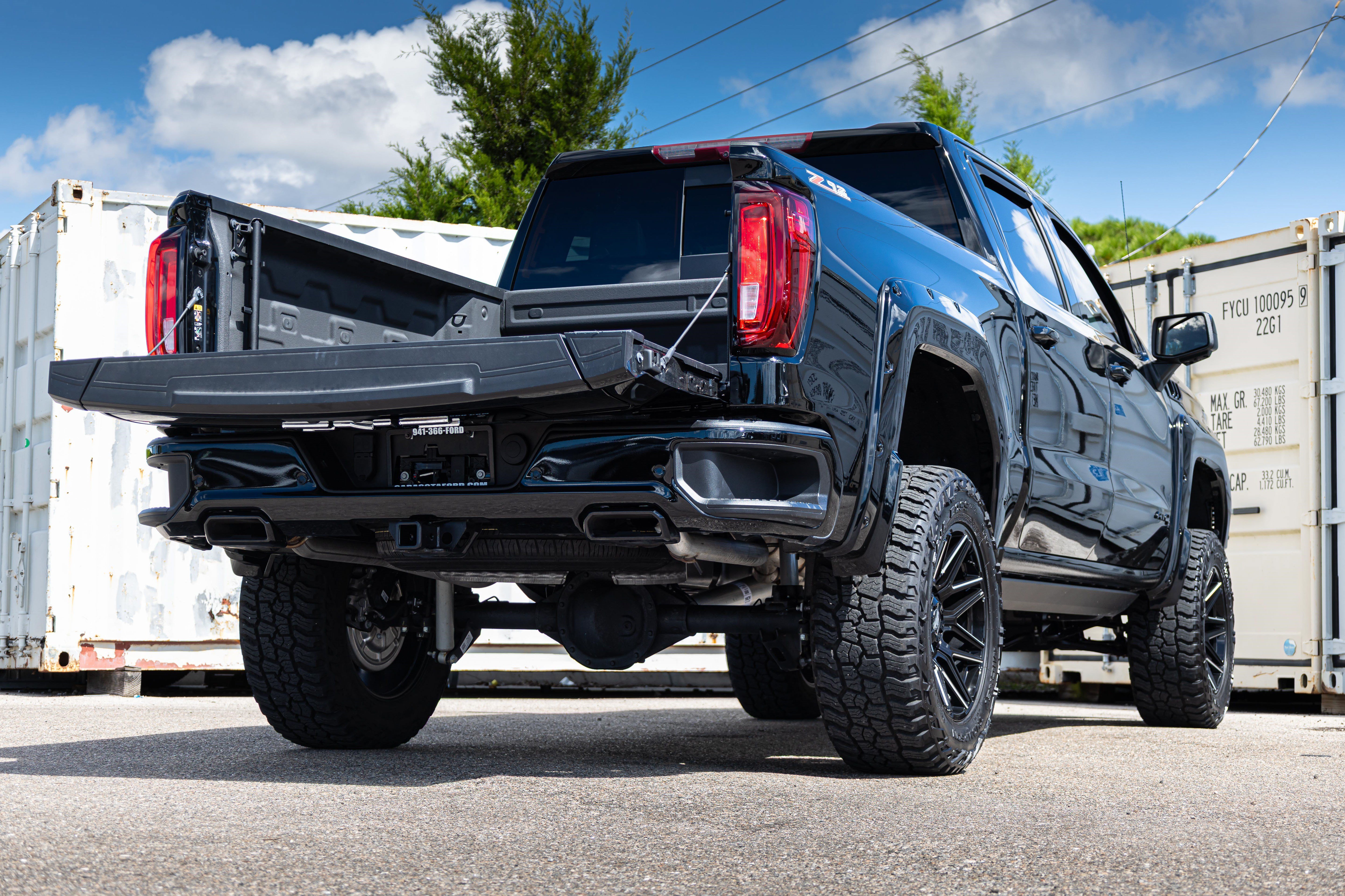 Used 2025 GMC Sierra 1500 AT4 w/ Technology Package AWD/4WD image 29