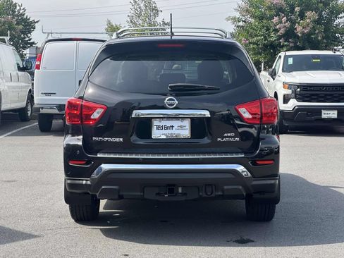 Used 2017 Nissan Pathfinder Platinum w/ Family Entertainment Package AWD/4WD image 5