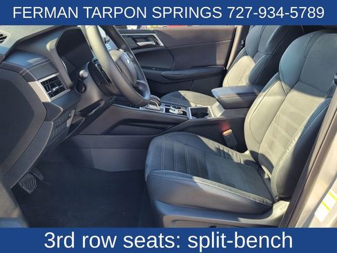 Used 2023 Mitsubishi Outlander SE image 12