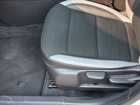 Used 2025 Buick Envista Preferred FWD image 26