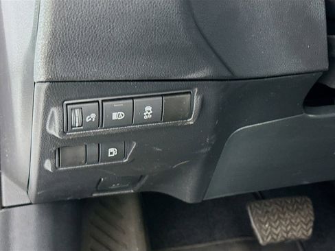 Used 2025 Toyota Corolla Cross AWD Hybrid image 10