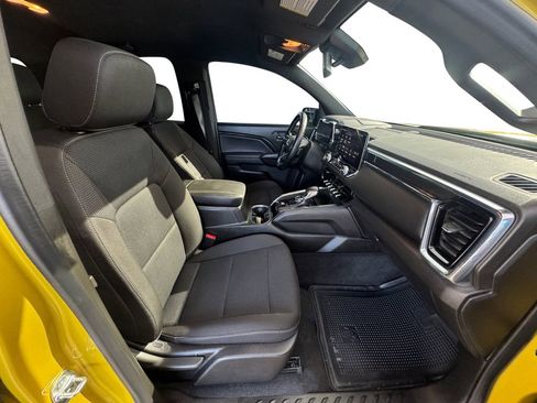 Used 2024 GMC Canyon Elevation w/ Convenience Package image 15