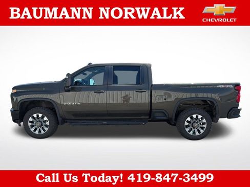 Used 2022 Chevrolet Silverado 2500 Custom w/ Custom Convenience Package AWD/4WD image 7