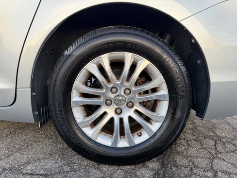 Used 2015 Toyota Sienna XLE Premium image 21