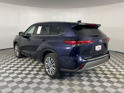 Used 2023 Toyota Highlander Platinum AWD/4WD image 21