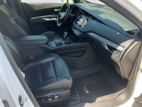 Used 2019 Cadillac XT4 Premium Luxury w/ Technology Package AWD/4WD image 15