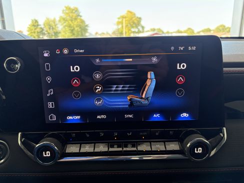 Used 2024 Chevrolet Colorado Z71 w/ Z71 Convenience Package 2 image 17