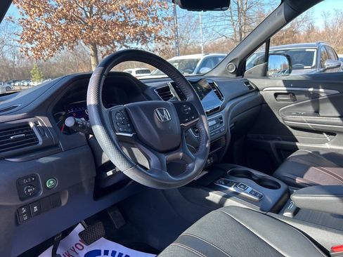 Used 2022 Honda Pilot TrailSport image 11