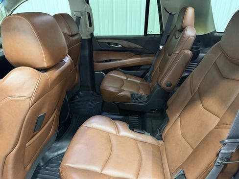 Used 2017 Cadillac Escalade Premium Luxury w/ LPO, Radiant Package AWD/4WD image 16