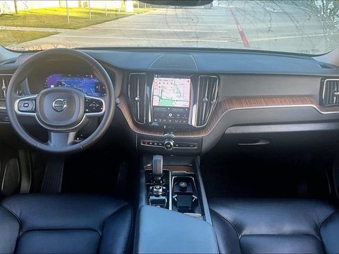Certified 2023 Volvo XC60 B5 Plus w/ Climate Package AWD/4WD image 20