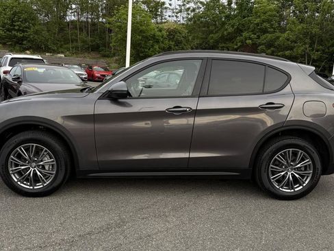 Used 2023 Alfa Romeo Stelvio Sprint AWD/4WD image 11