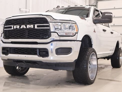 Used 2024 RAM 2500 Tradesman w/ Chrome Appearance Group image 6