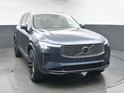 New 2026 Volvo XC90 B6 Ultra image 2